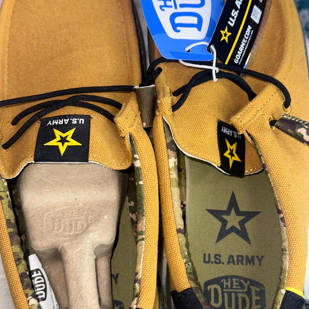 Hey Dude Men's Loafers - Golden Yellow US ARMY - Picture 4 of 5
